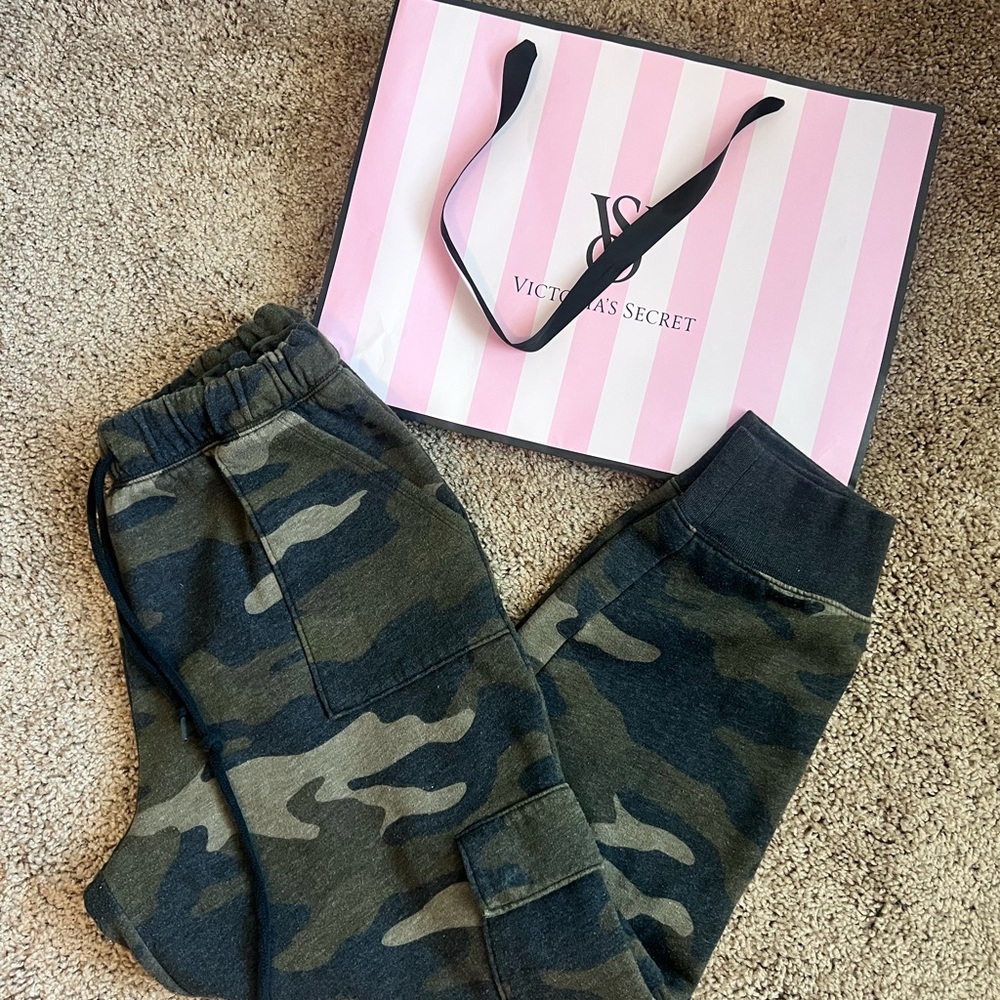 Victoria's Secret woman Camo Joggers - Green and Black